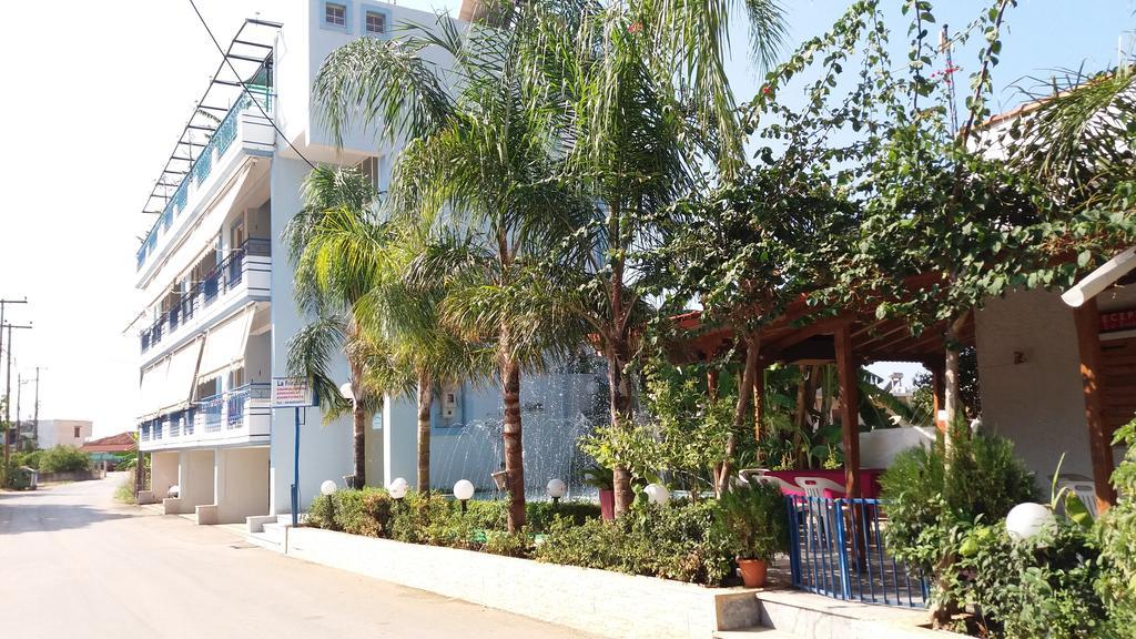 La Fontaine Apartments Kandia Bagian luar foto